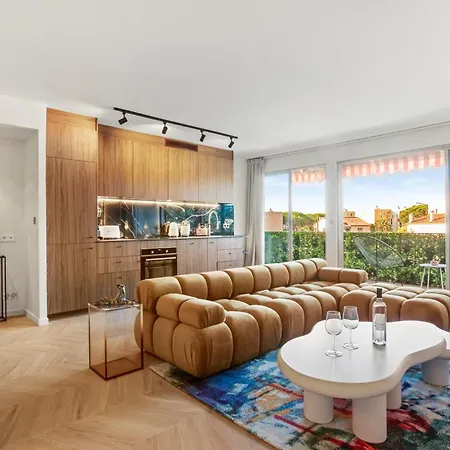 Magnifique St Tropez سان تروبيه